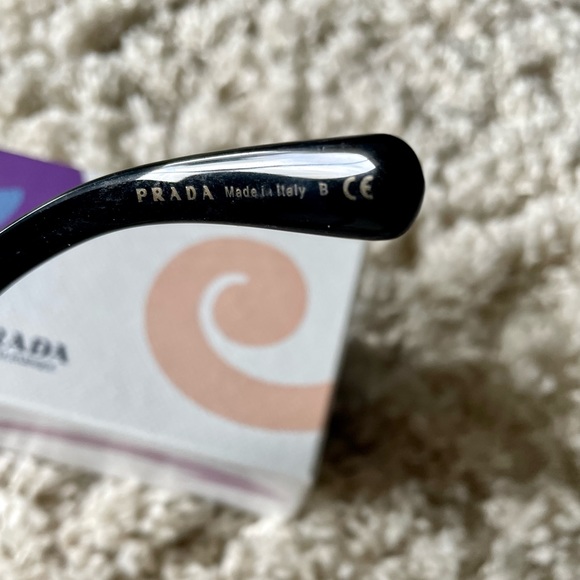 PRADA Minimal Baroque Round Tortoise Sunglasses - Picture 9 of 13